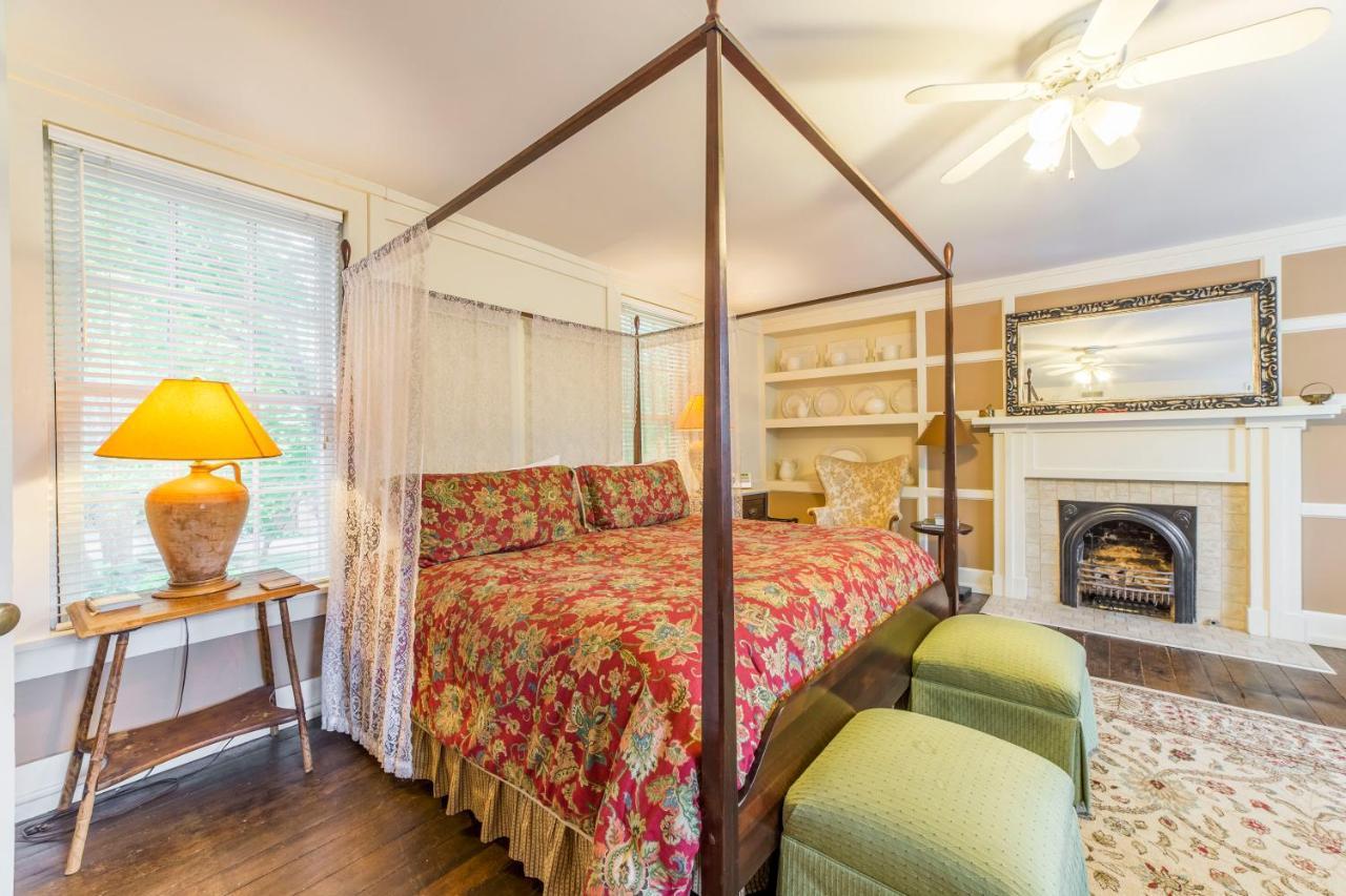 Bourbon Manor Bed & Breakfast Inn Bardstown Exteriör bild