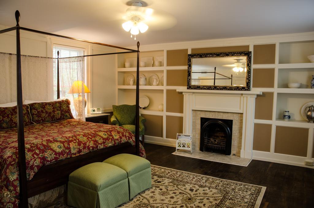 Bourbon Manor Bed & Breakfast Inn Bardstown Rum bild