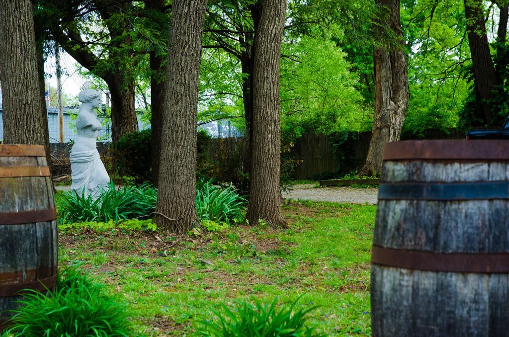 Bourbon Manor Bed & Breakfast Inn Bardstown Exteriör bild