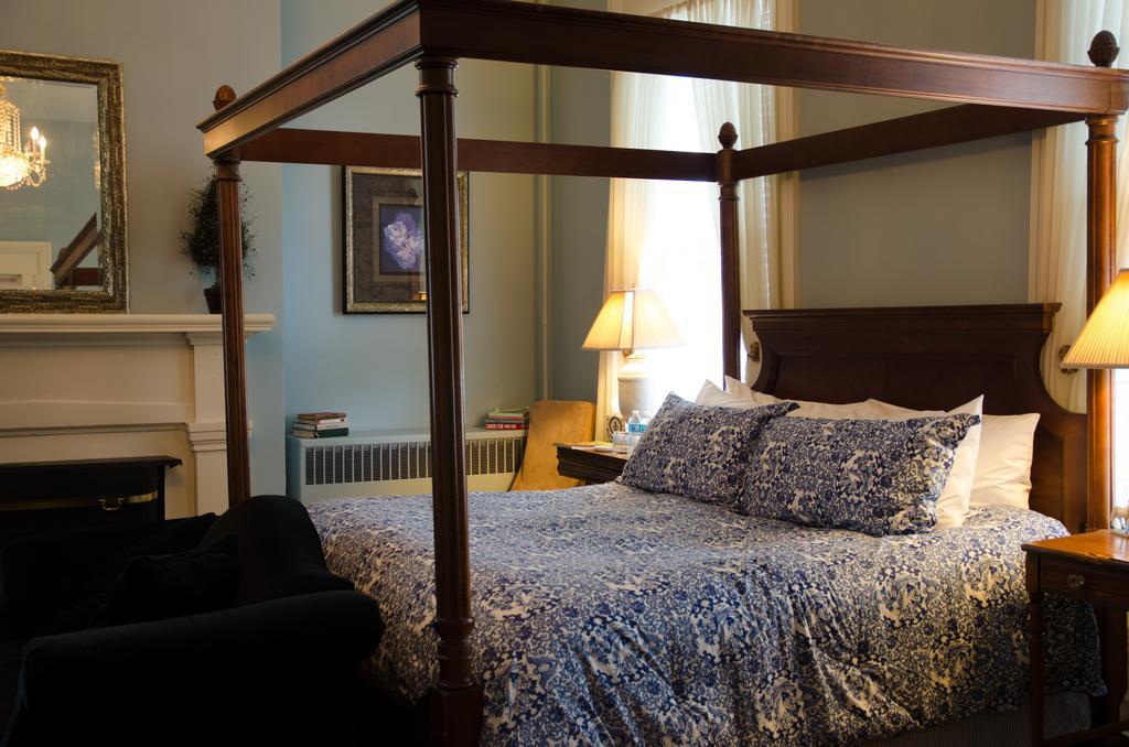 Bourbon Manor Bed & Breakfast Inn Bardstown Rum bild